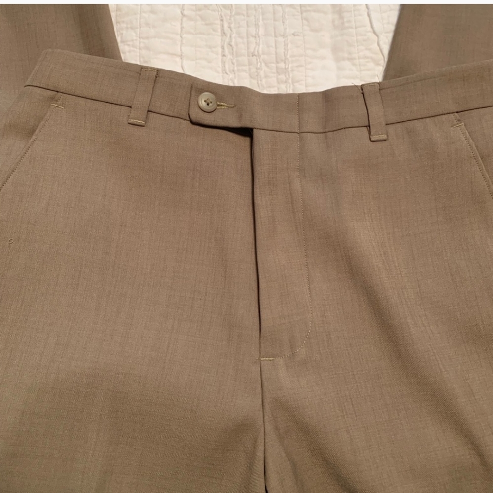 Liz Claiborne Size 30x30 tan dress pants